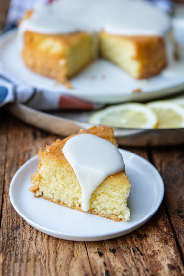 Finished lemon olive oil cake