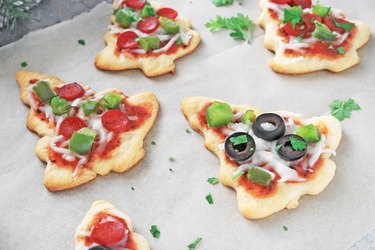 Mini Christmas tree pizzas