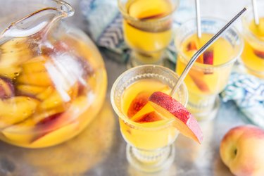 The BEST Peach Sangria Recipe Tutorial