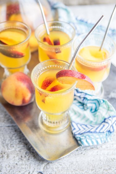 The BEST Peach Sangria Recipe Tutorial