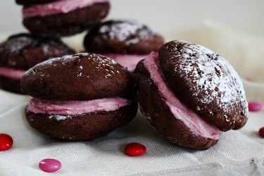 Chocolate whoopie pies with red wine buttercream