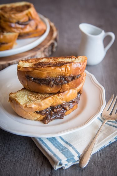 Pecan Pie Stuffed French Toast Recipe