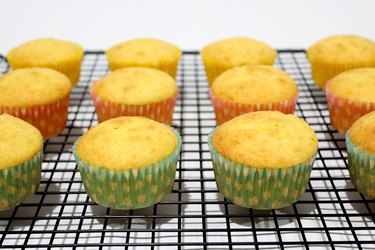 bake cupcakes