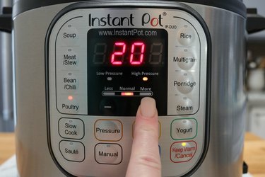 how to cook chicken breast from frozen in an Instant Pot