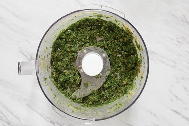 Vegan pesto in food processor