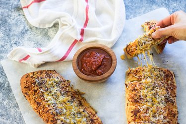 How to Make Domino\'s Cheesy Bread