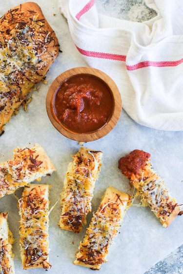 How to Make Domino\'s Cheesy Bread