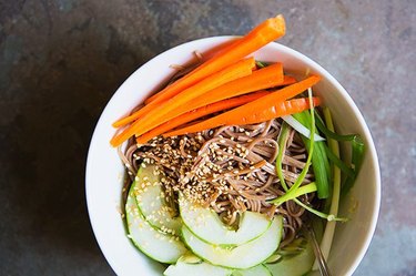 soba noodle salad bowl