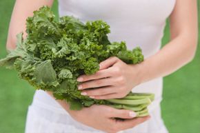 A single cup of raw kale contains nearly 15 percent of your daily fiber.